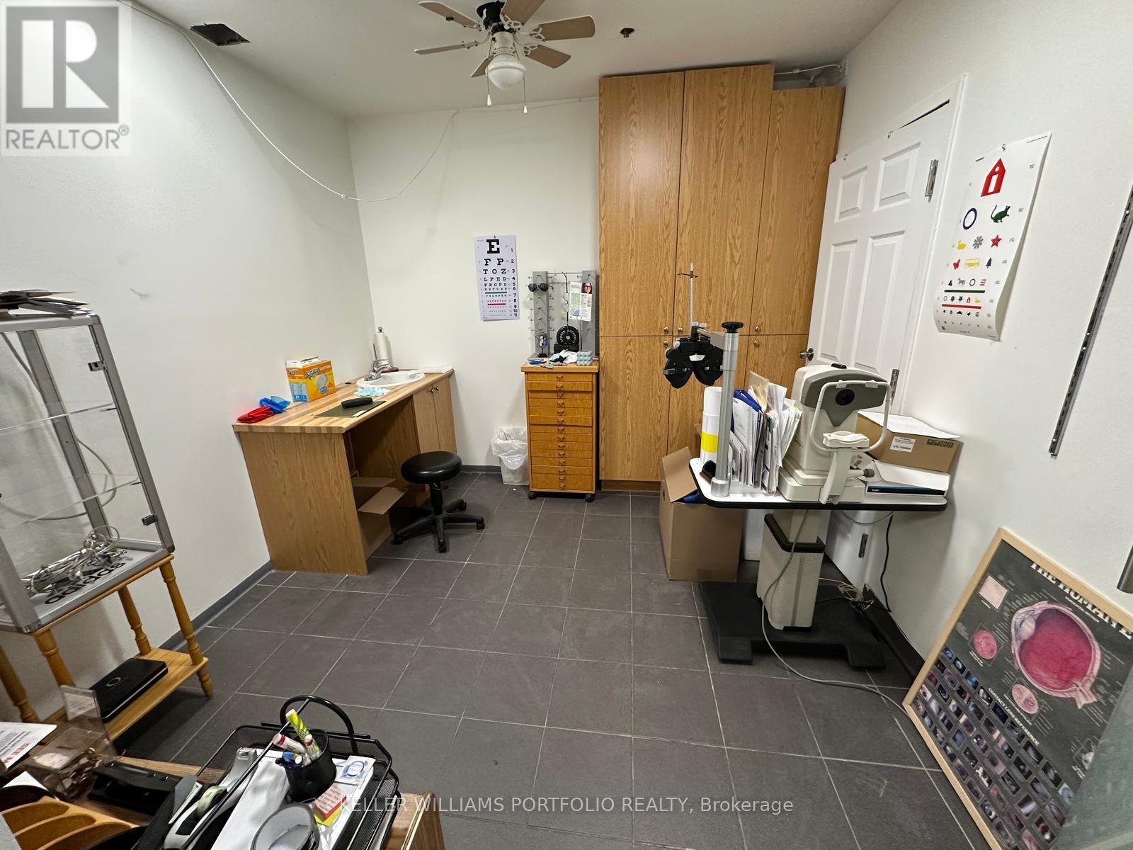 101y - Examination Room - 1910 Yonge Street, Toronto, Ontario  M4S 1Z5 - Photo 8 - C12806294