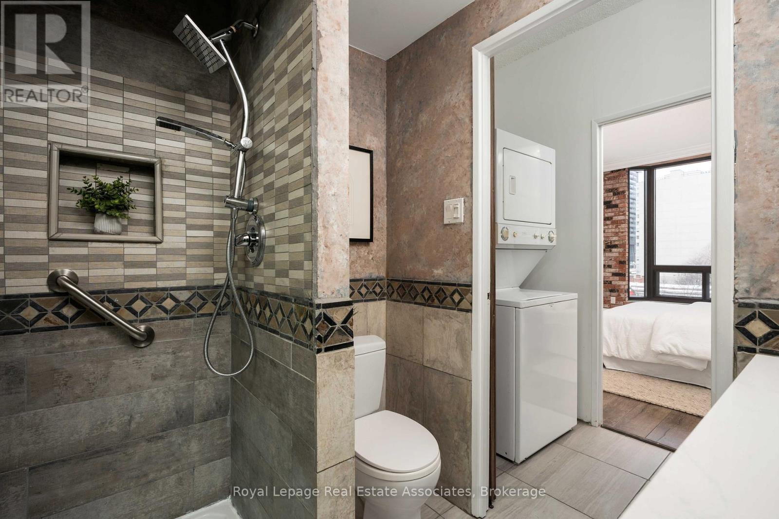 702 - 86 Gloucester Street, Toronto, Ontario  M4Y 2S2 - Photo 26 - C12806398