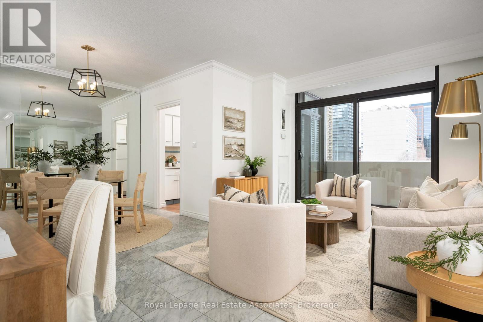 702 - 86 Gloucester Street, Toronto, Ontario  M4Y 2S2 - Photo 3 - C12806398