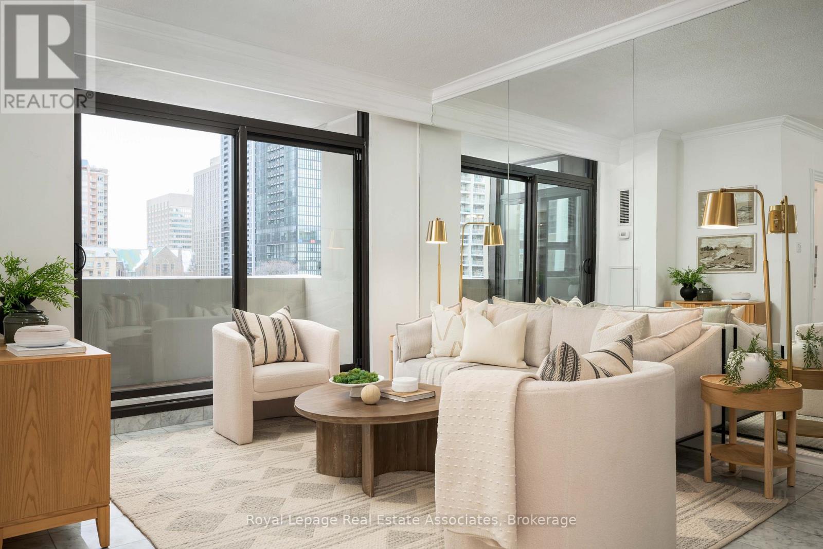 702 - 86 Gloucester Street, Toronto, Ontario  M4Y 2S2 - Photo 6 - C12806398