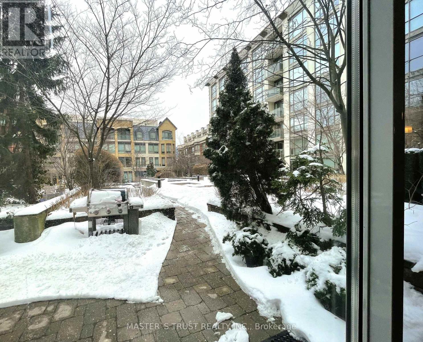 321 - 18 Beverley Street, Toronto, Ontario  M5T 3L2 - Photo 2 - C12806404