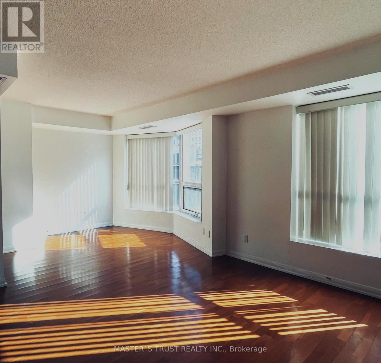 321 - 18 Beverley Street, Toronto, Ontario  M5T 3L2 - Photo 5 - C12806404