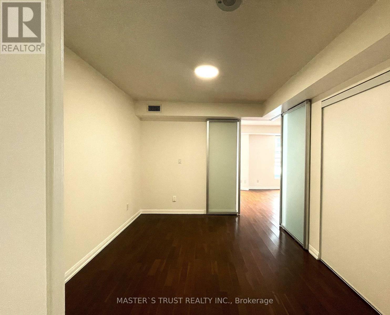 321 - 18 Beverley Street, Toronto, Ontario  M5T 3L2 - Photo 9 - C12806404