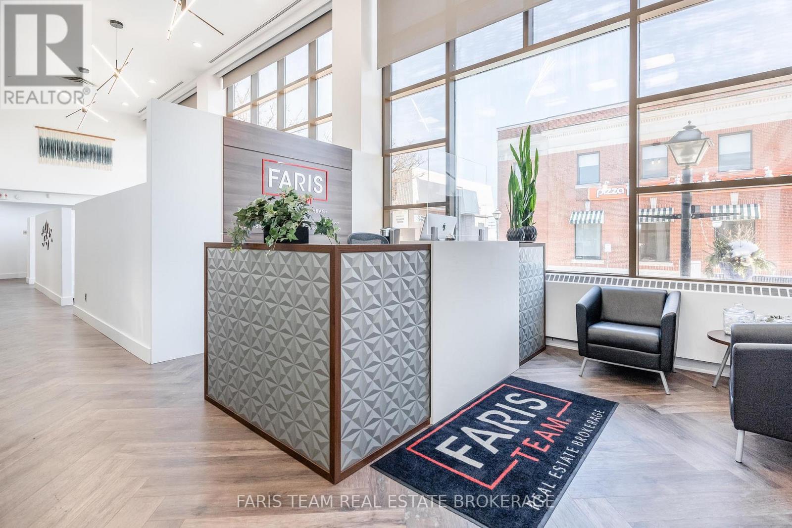 74 Mississaga Street E, Orillia, Ontario  L3V 1V5 - Photo 3 - S12687526