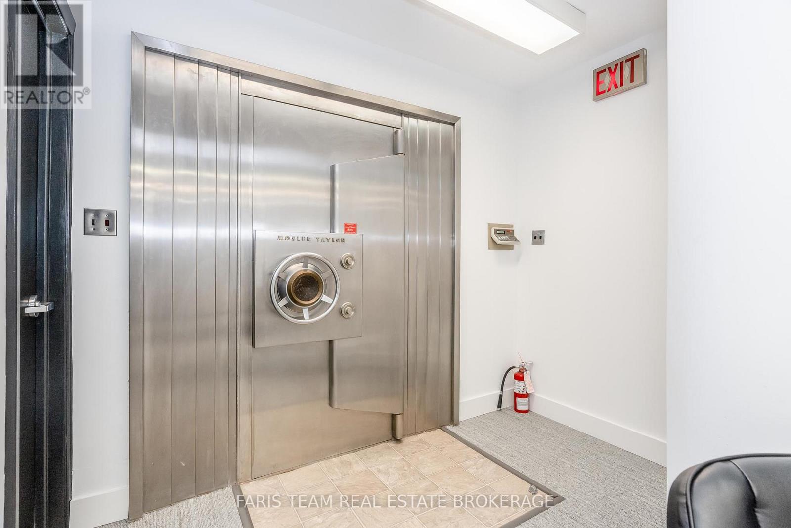 74 Mississaga Street E, Orillia, Ontario  L3V 1V5 - Photo 14 - S12687526