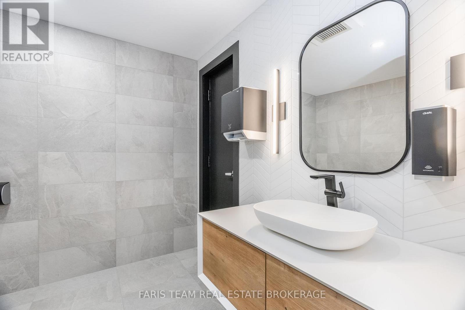 74 Mississaga Street E, Orillia, Ontario  L3V 1V5 - Photo 24 - S12687526