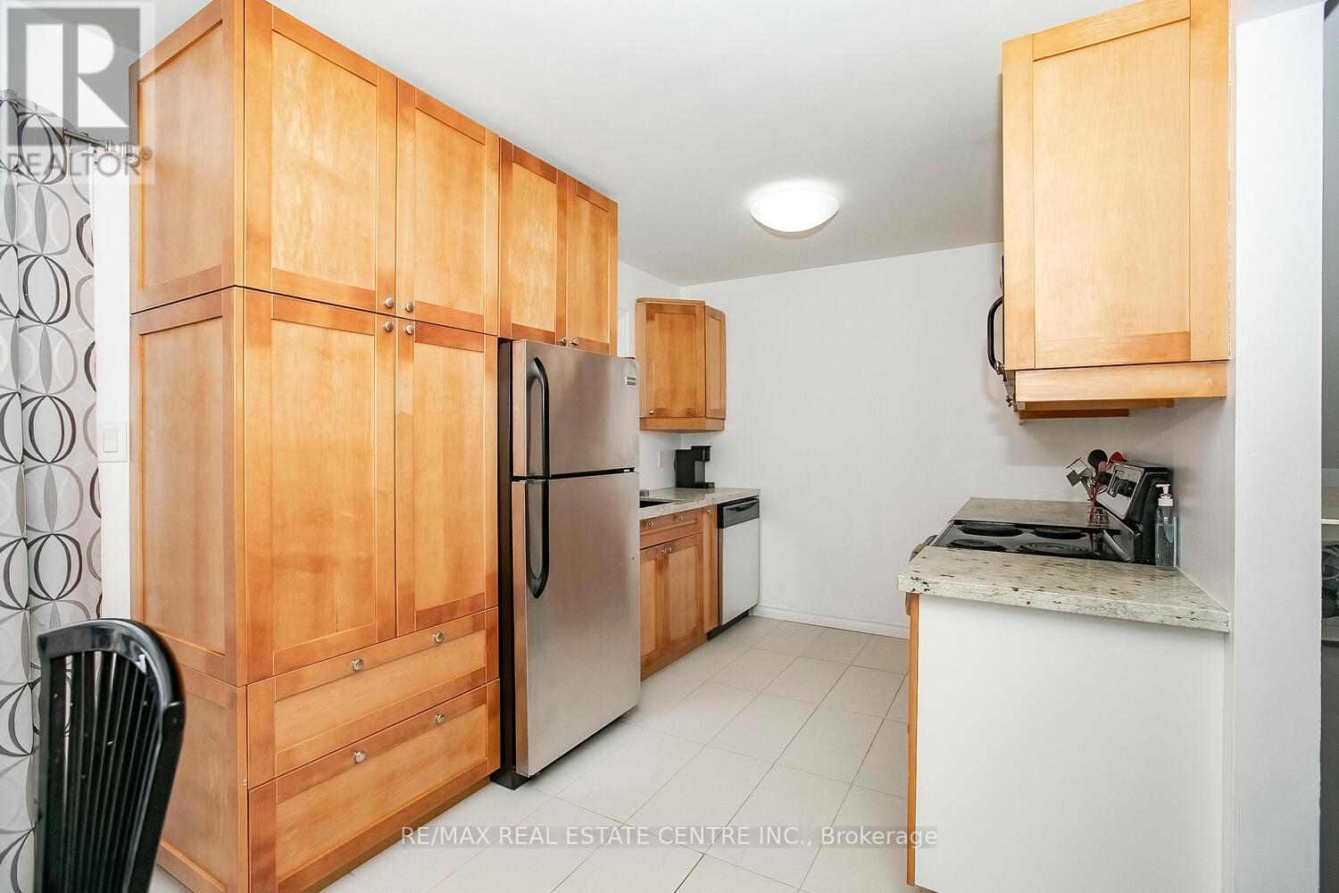 27 - 31 Parkview Drive, Orangeville, Ontario  L9W 4H7 - Photo 7 - W12692782