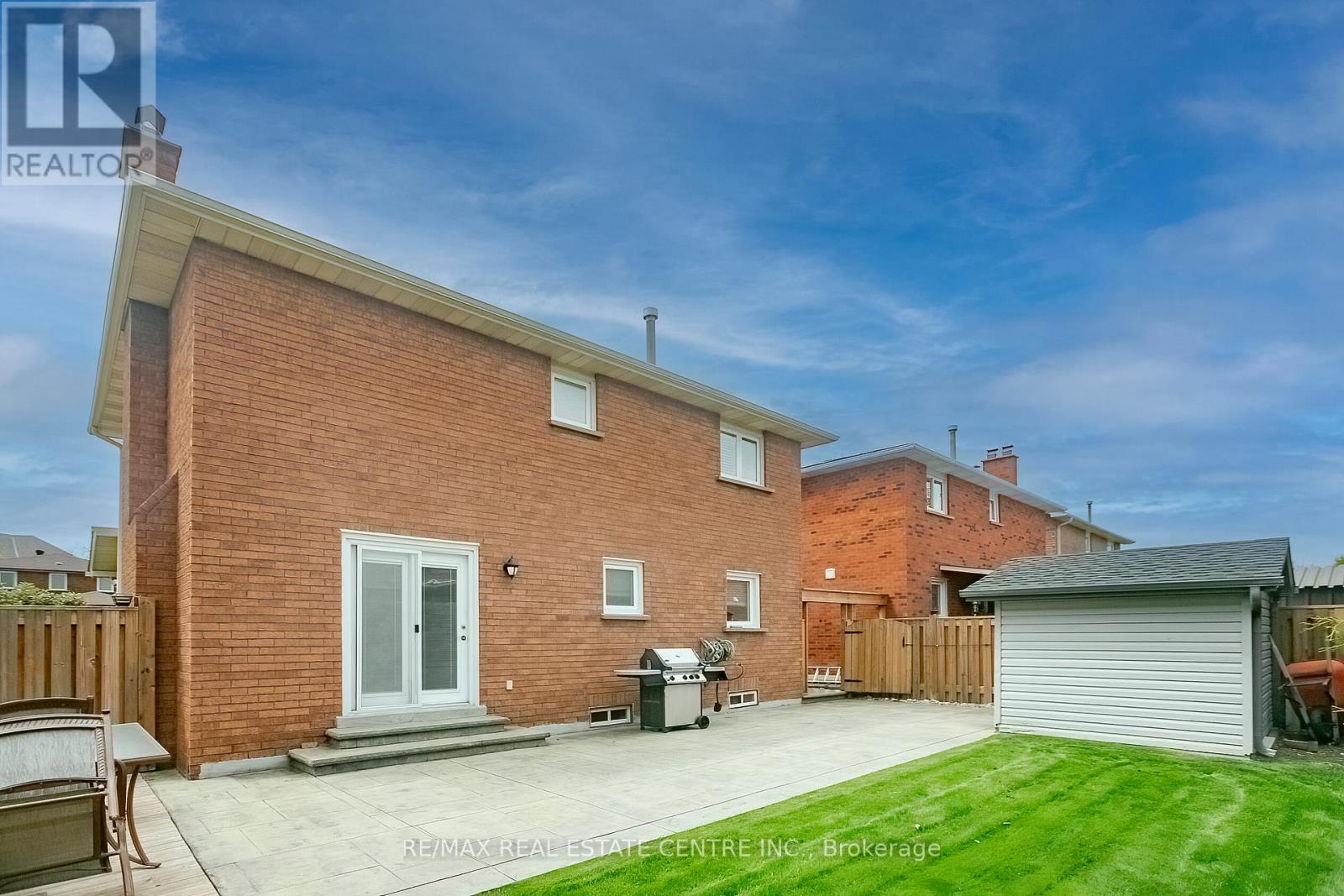 21 Amantine Crescent, Brampton, Ontario  L6W 4A2 - Photo 24 - W12773394