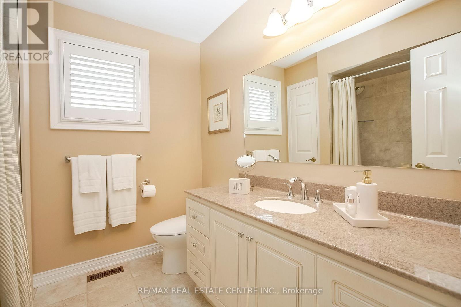 21 Amantine Crescent, Brampton, Ontario  L6W 4A2 - Photo 18 - W12773394