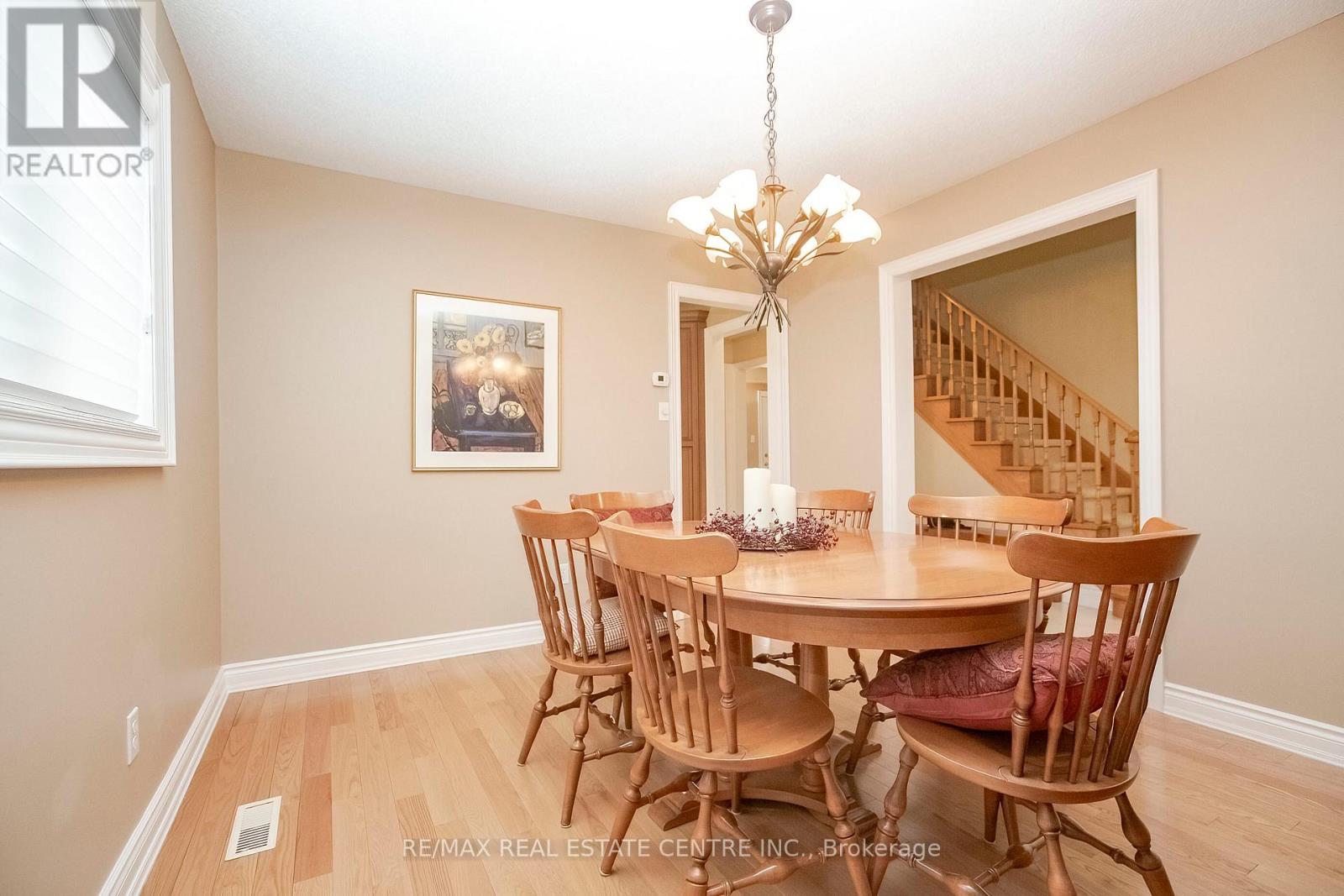 21 Amantine Crescent, Brampton, Ontario  L6W 4A2 - Photo 10 - W12773394