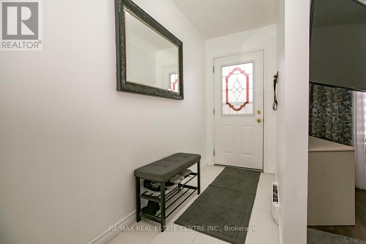 27 - 31 Parkview Drive, Orangeville, Ontario  L9W 4H7 - Photo 2 - W12692782