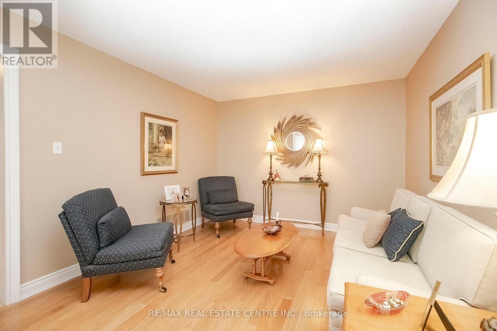 21 Amantine Crescent, Brampton, Ontario  L6W 4A2 - Photo 8 - W12773394