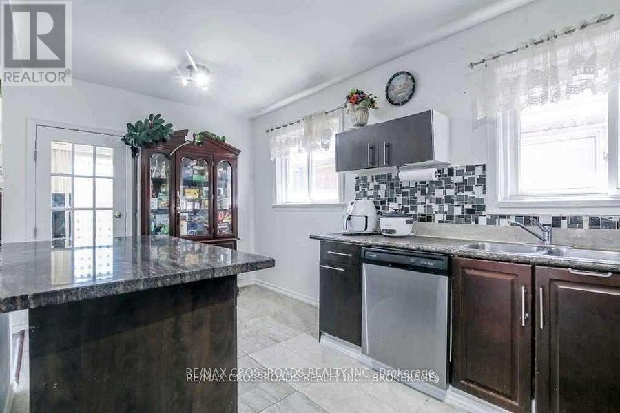 648 Brimley Road, Toronto, Ontario  M1J 1B9 - Photo 2 - E12806316