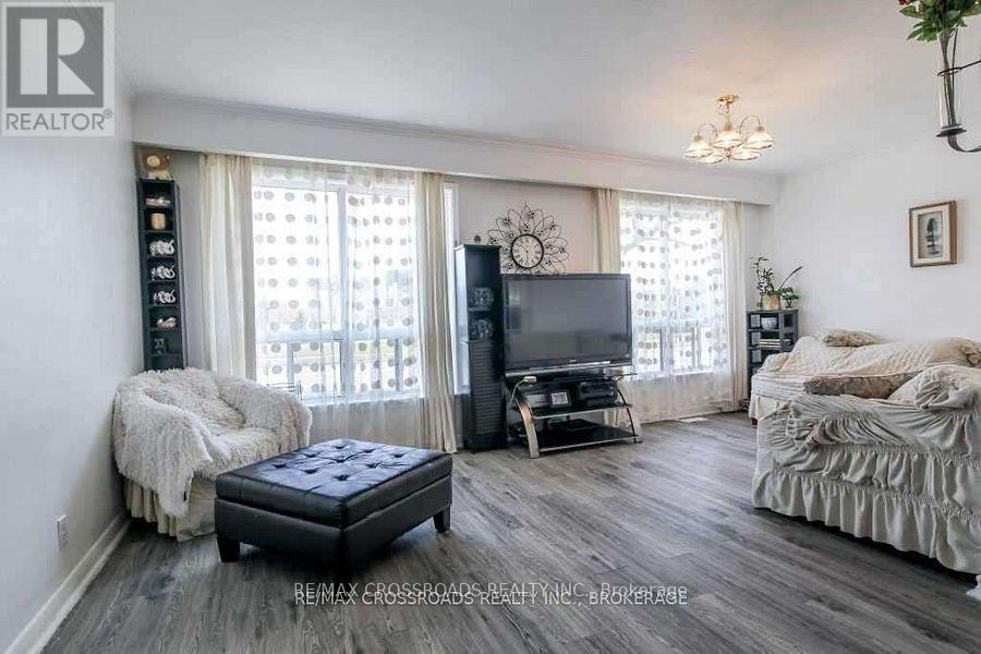 648 Brimley Road, Toronto, Ontario  M1J 1B9 - Photo 5 - E12806316