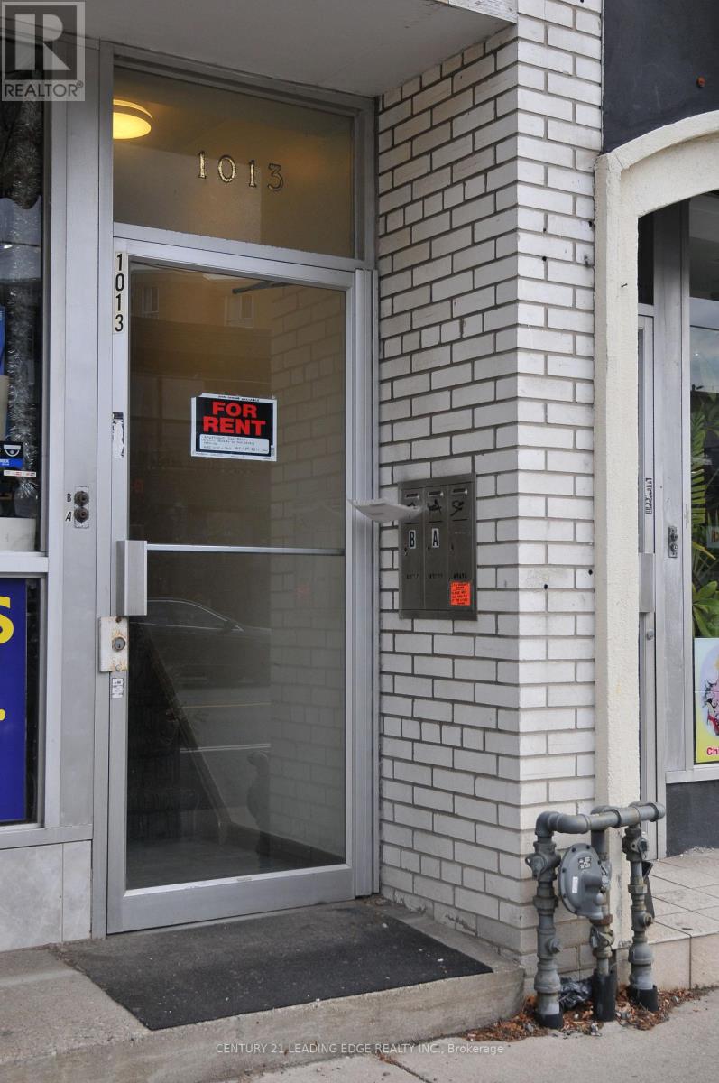 B - 1013 Pape Avenue, Toronto, Ontario  M4K 3V8 - Photo 19 - E12806350