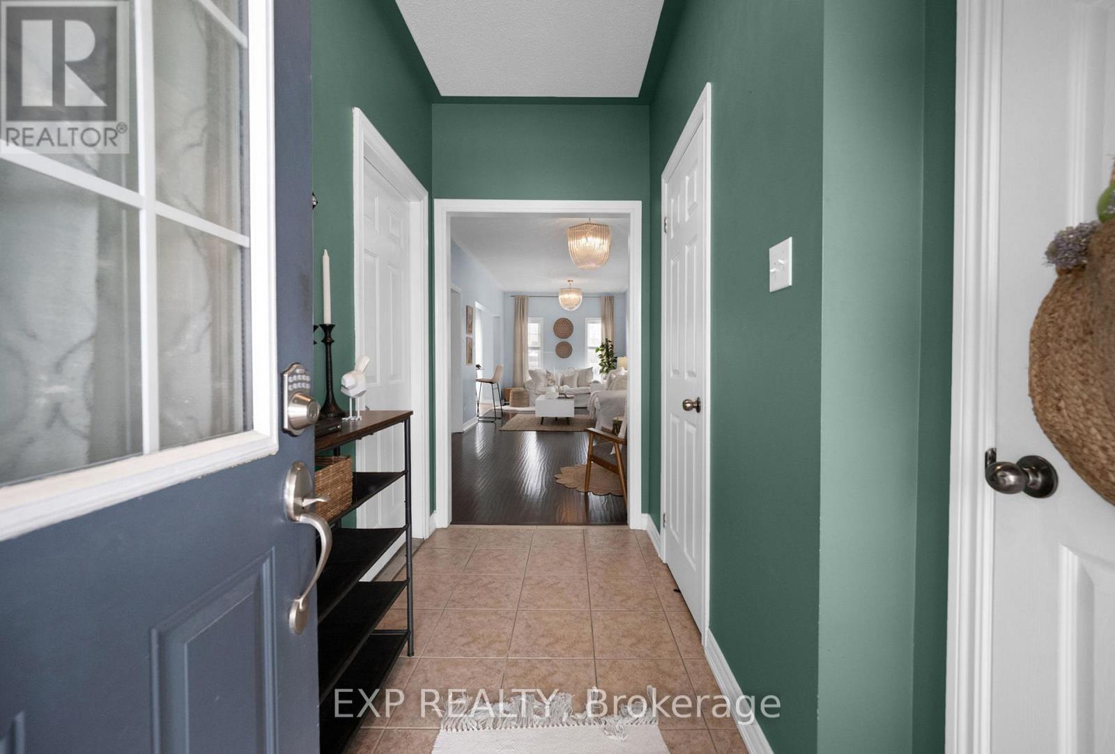 34 Taft Place, Clarington, Ontario  L1C 5M6 - Photo 2 - E12806394