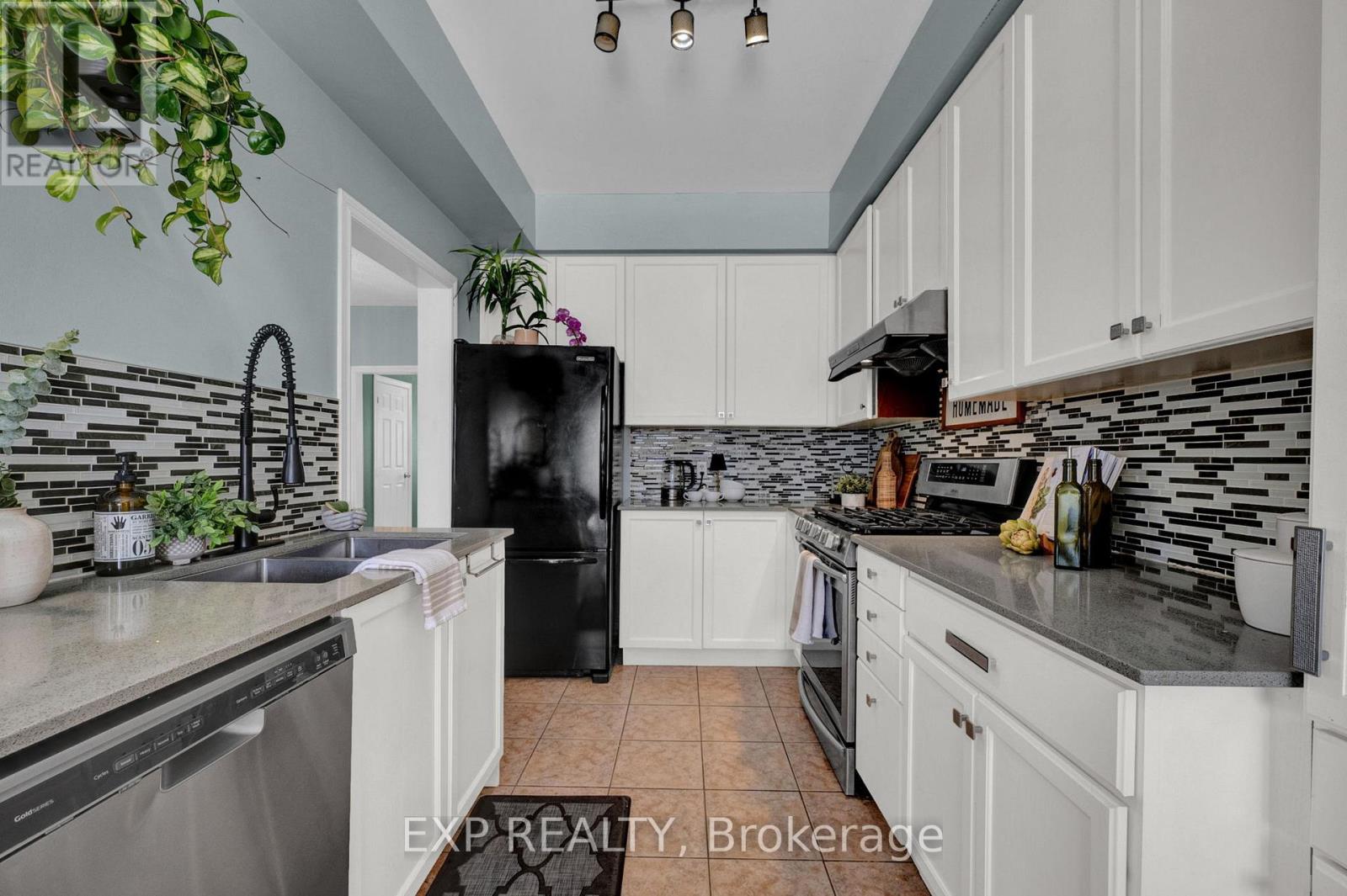 34 Taft Place, Clarington, Ontario  L1C 5M6 - Photo 8 - E12806394