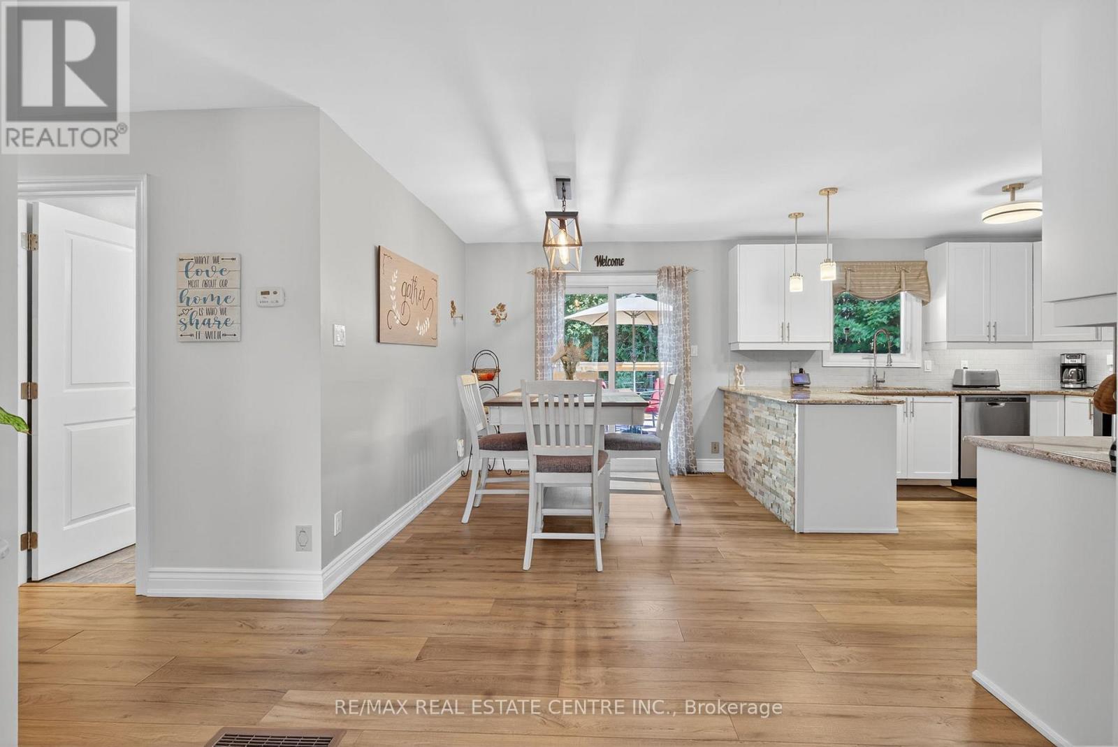 16 Cedar Lane, Mono, Ontario  L9W 6C8 - Photo 11 - X12545316