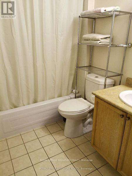 716 - 51 Baffin Court, Richmond Hill, Ontario  L4B 4P6 - Photo 5 - N12806424