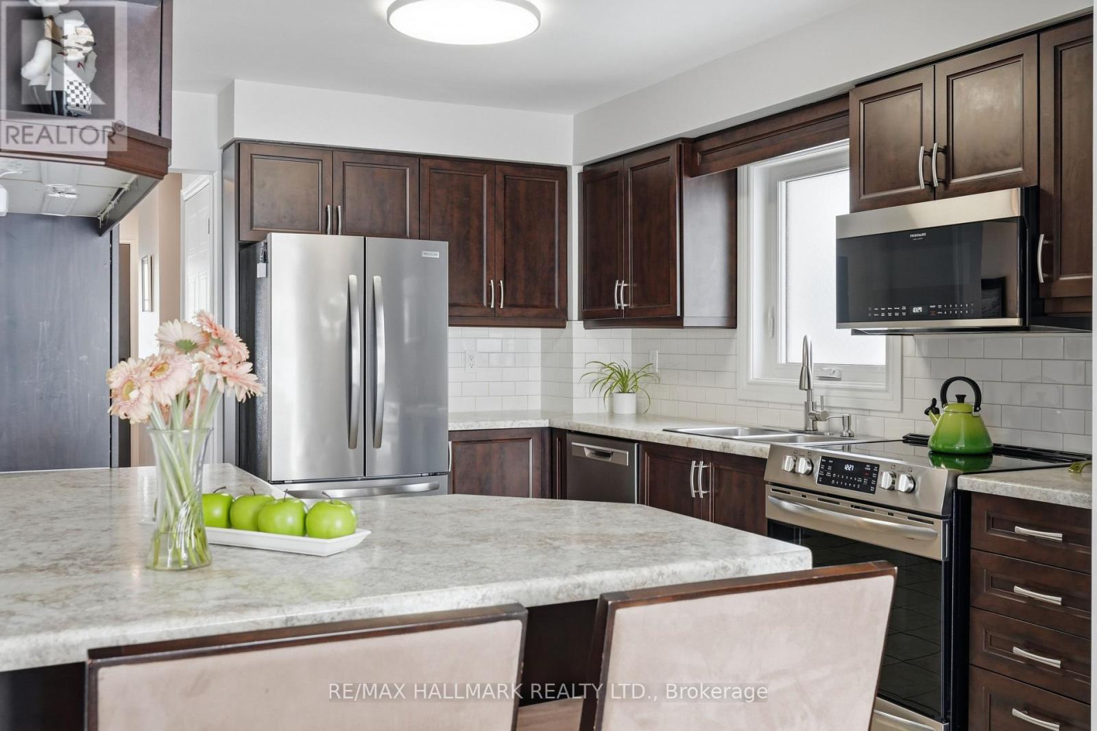 91 Barre Drive, Barrie, Ontario  L4N 7P1 - Photo 11 - S12806358