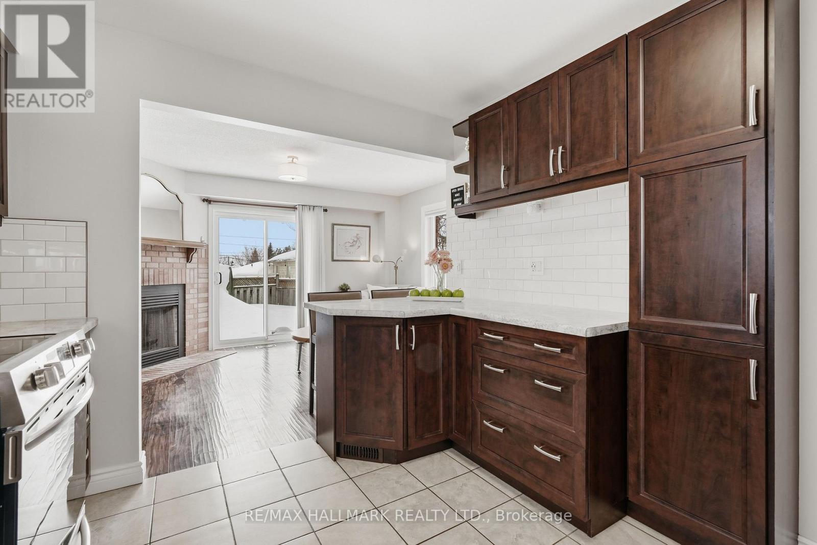 91 Barre Drive, Barrie, Ontario  L4N 7P1 - Photo 12 - S12806358