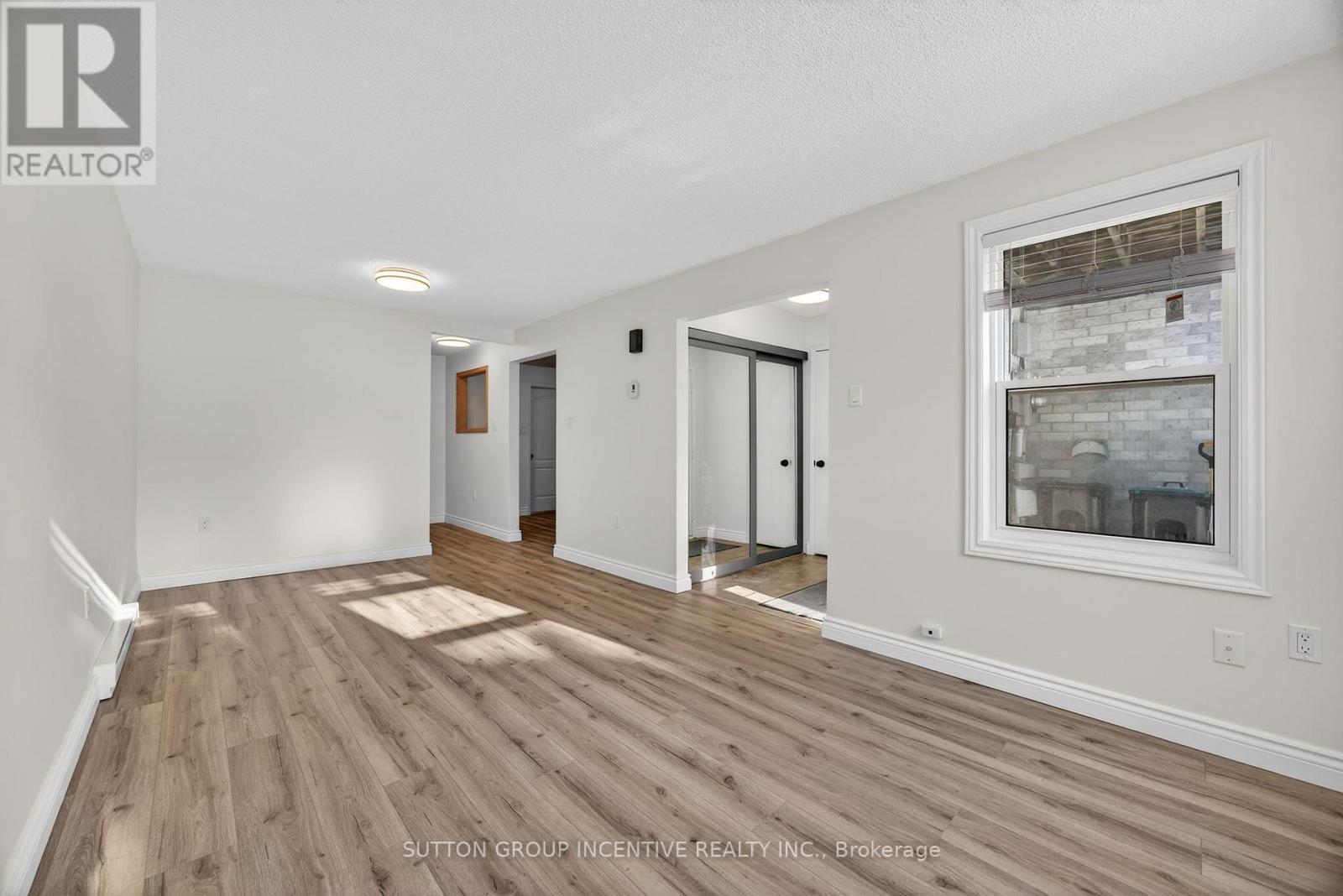 120 D'ambrosio Drive, Barrie, Ontario  L4N 7W3 - Photo 9 - S12806482