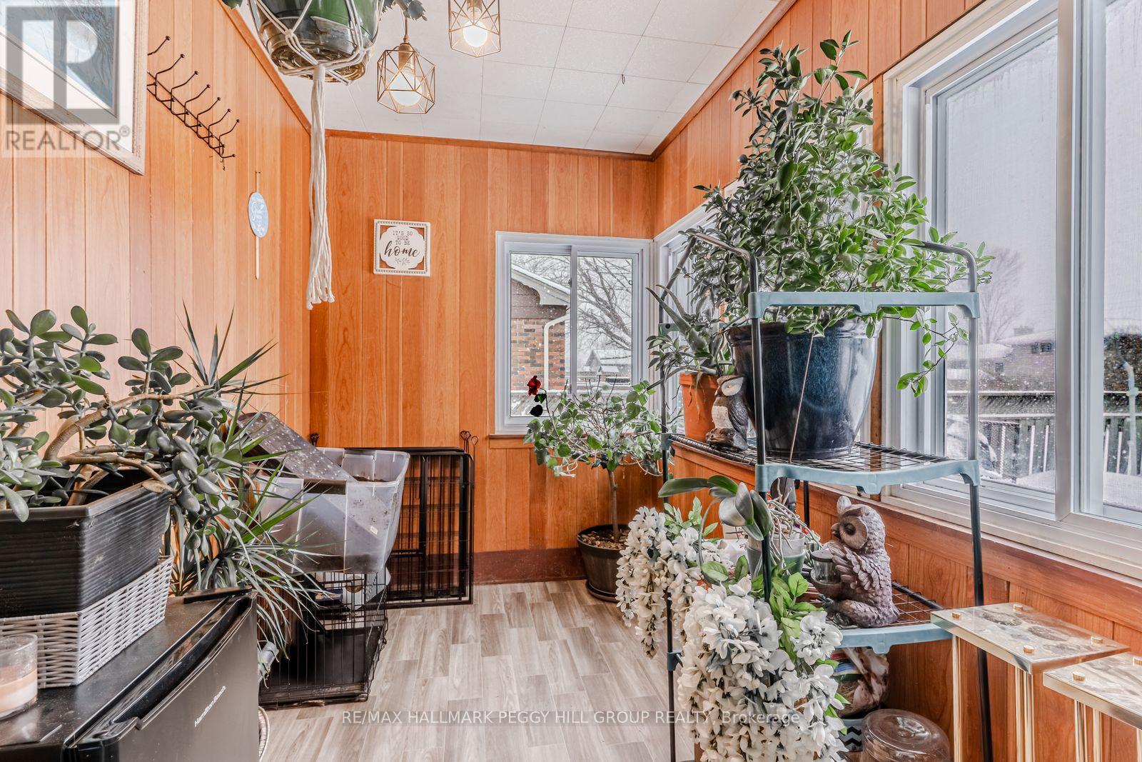 90 Queen Street E, Springwater, Ontario  L0L 1P0 - Photo 7 - S12806492