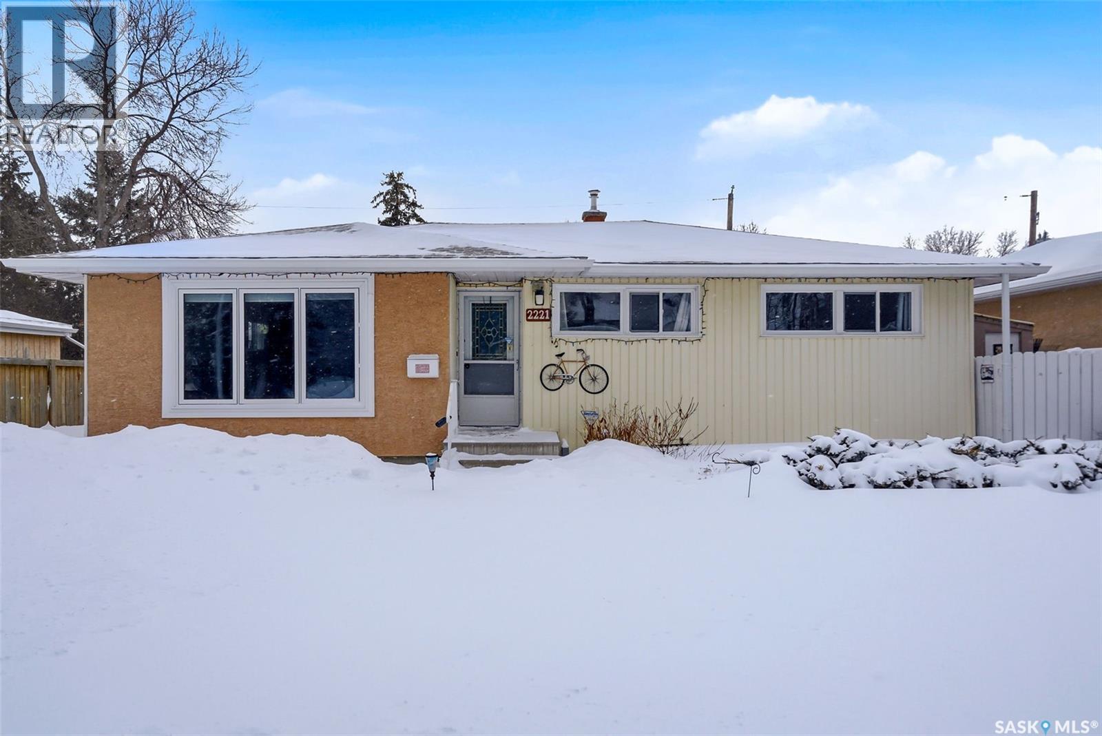 2221 Dufferin Road, Regina, Saskatchewan  S4S 5B5 - Photo 1 - SK028943