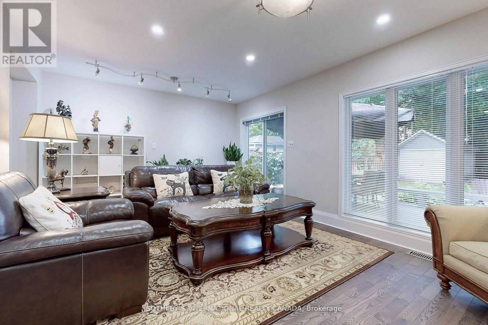 182 Duplex Avenue, Toronto, Ontario  M5P 2A9 - Photo 21 - C12805956