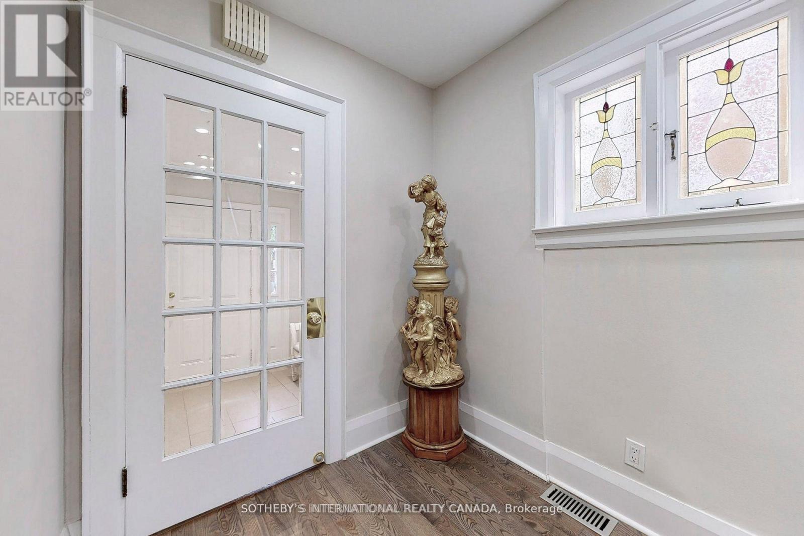 182 Duplex Avenue, Toronto, Ontario  M5P 2A9 - Photo 9 - C12805956