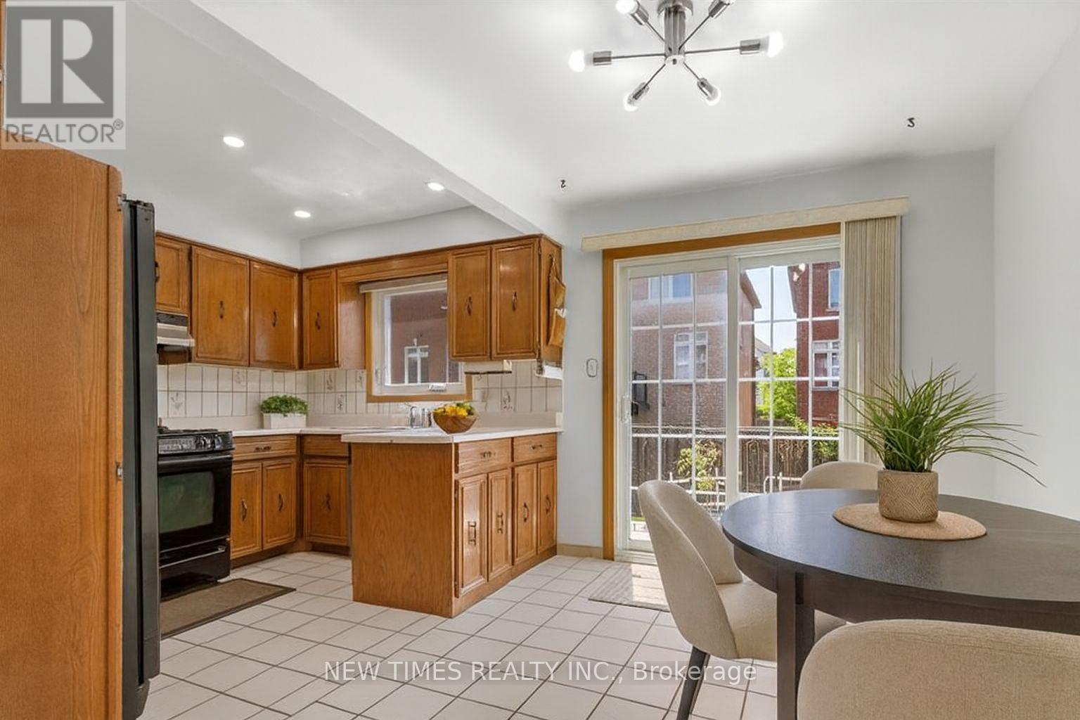 19 Coverdale Crescent, Toronto, Ontario  M1V 2S6 - Photo 7 - E12642920