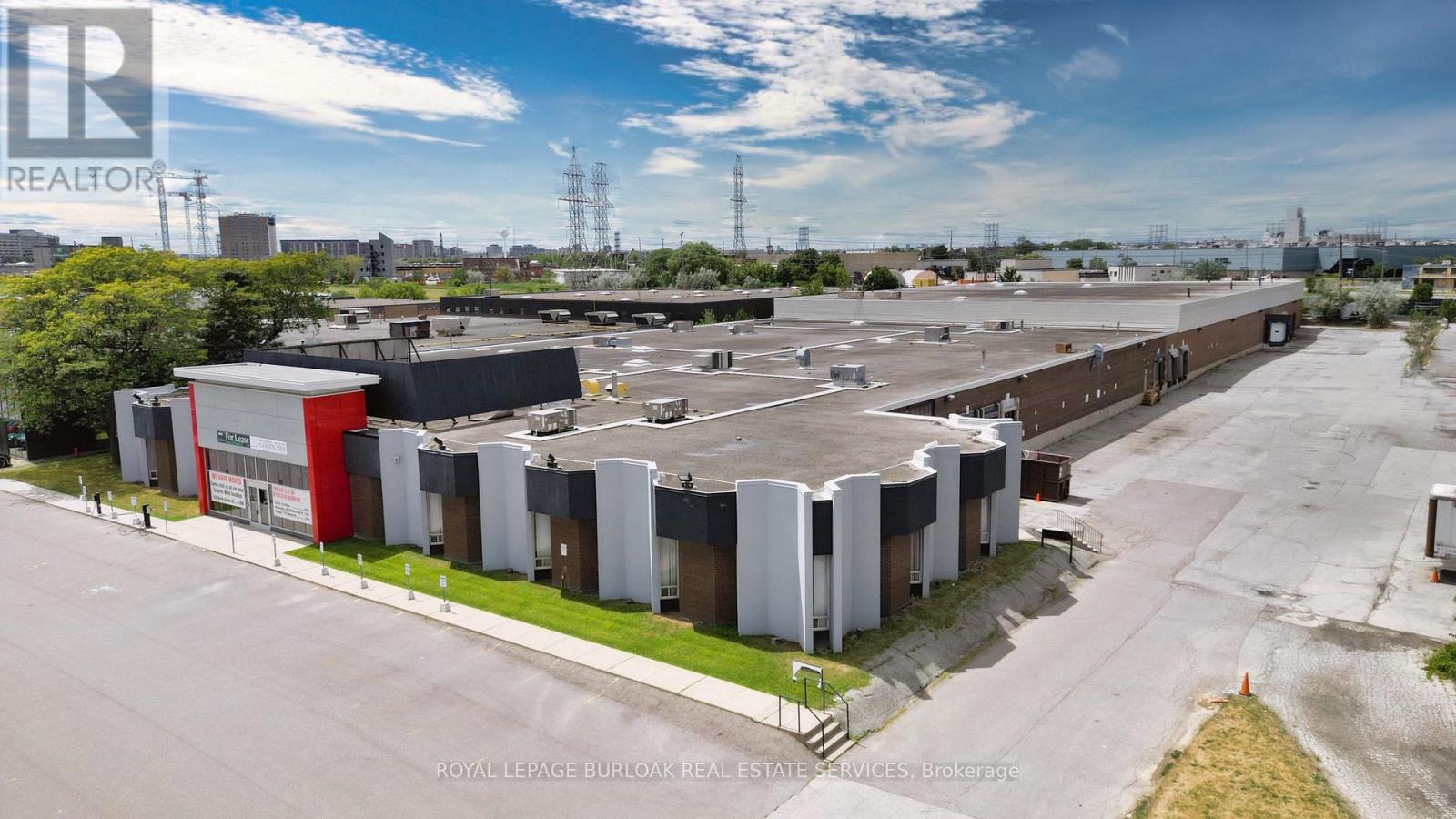 90 Ronson Drive, Toronto (West Humber-Clairville), Ontario  M9W 1B6 - Photo 2 - W12806290