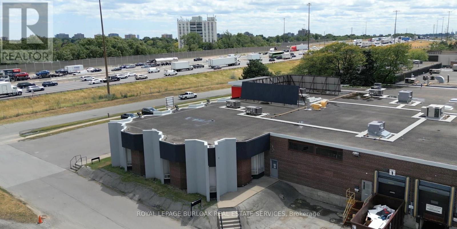 90 Ronson Drive, Toronto (West Humber-Clairville), Ontario  M9W 1B6 - Photo 9 - W12806290