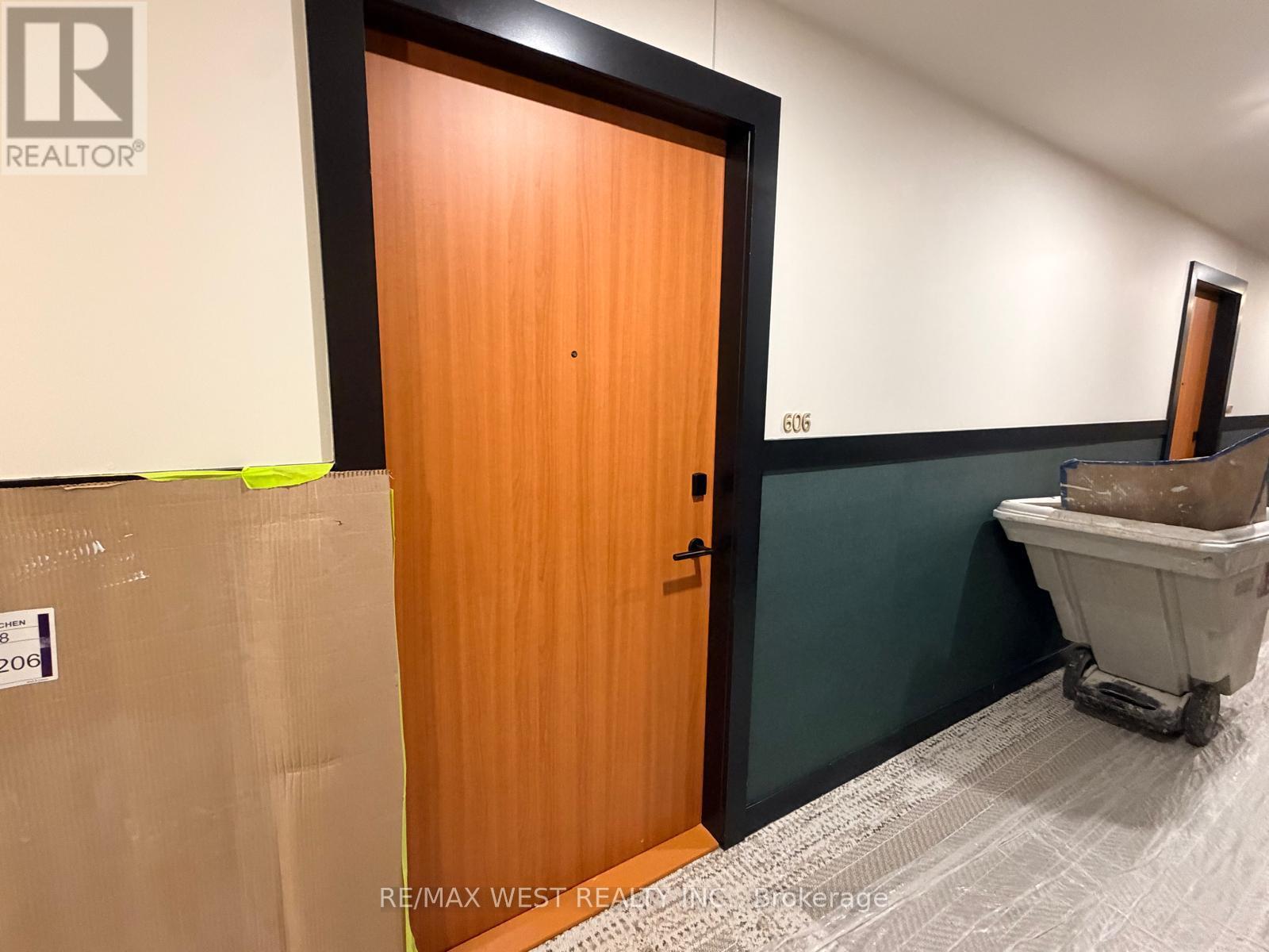 606 - 1660 Bloor Street W, Toronto, Ontario  M6P 1A8 - Photo 10 - W12806344