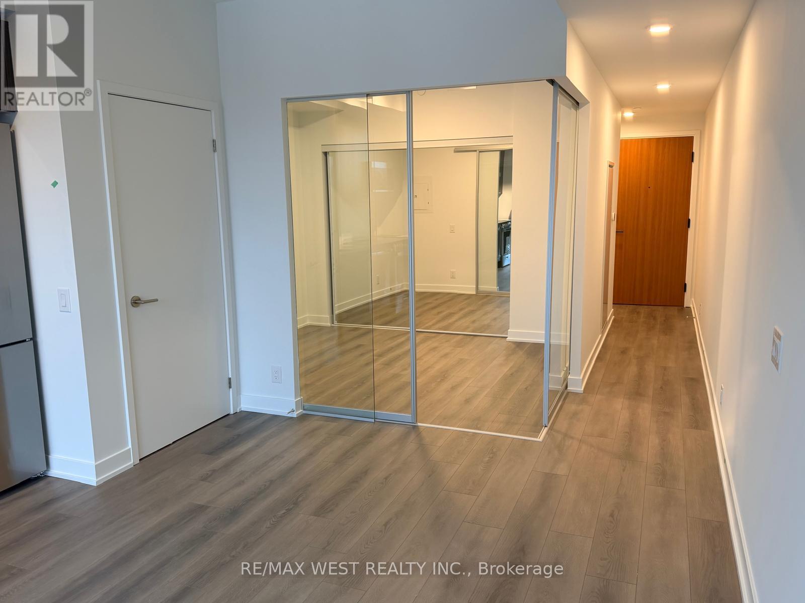 606 - 1660 Bloor Street W, Toronto, Ontario  M6P 1A8 - Photo 11 - W12806344