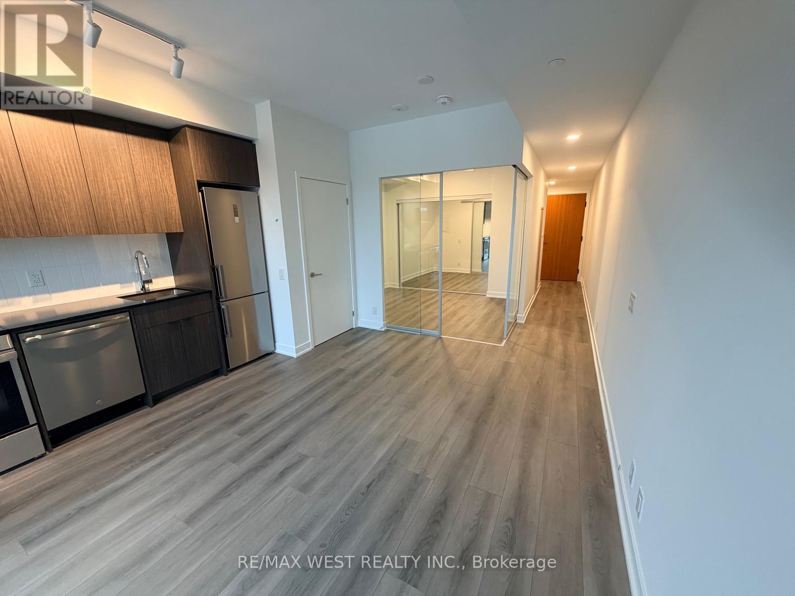 606 - 1660 Bloor Street W, Toronto, Ontario  M6P 1A8 - Photo 13 - W12806344