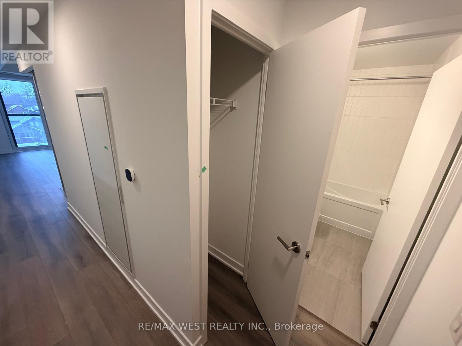 606 - 1660 Bloor Street W, Toronto, Ontario  M6P 1A8 - Photo 20 - W12806344