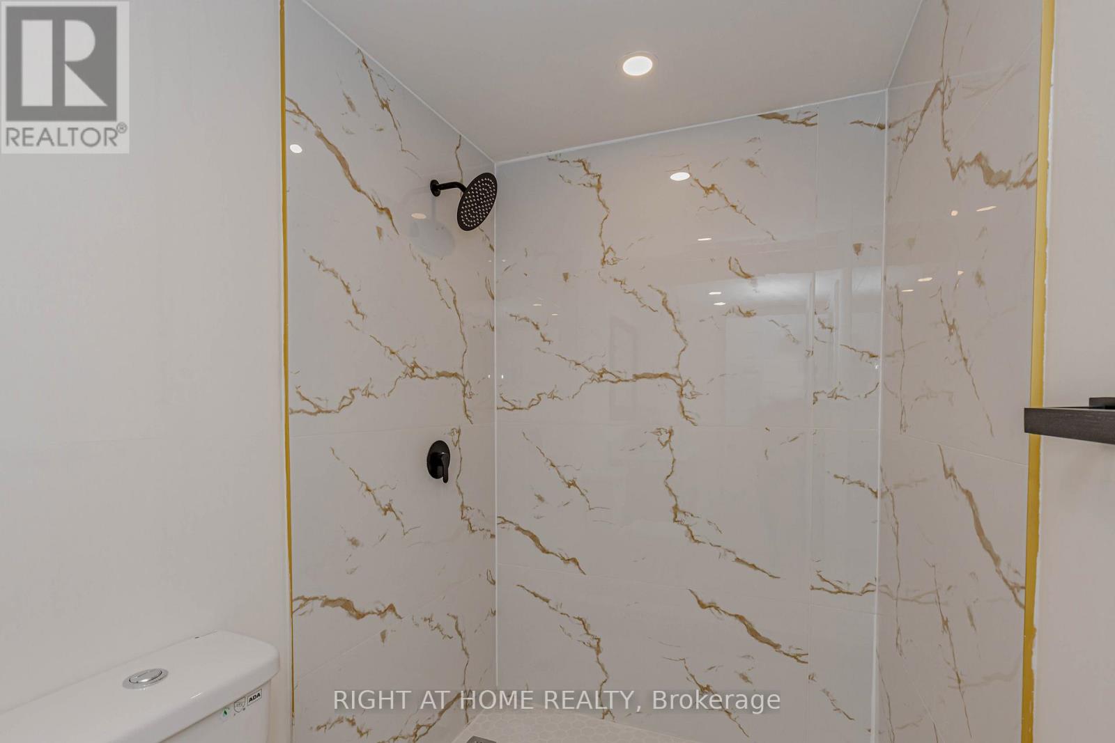 21 Carabram Court, Brampton, Ontario  L6X 4M2 - Photo 49 - W12806364