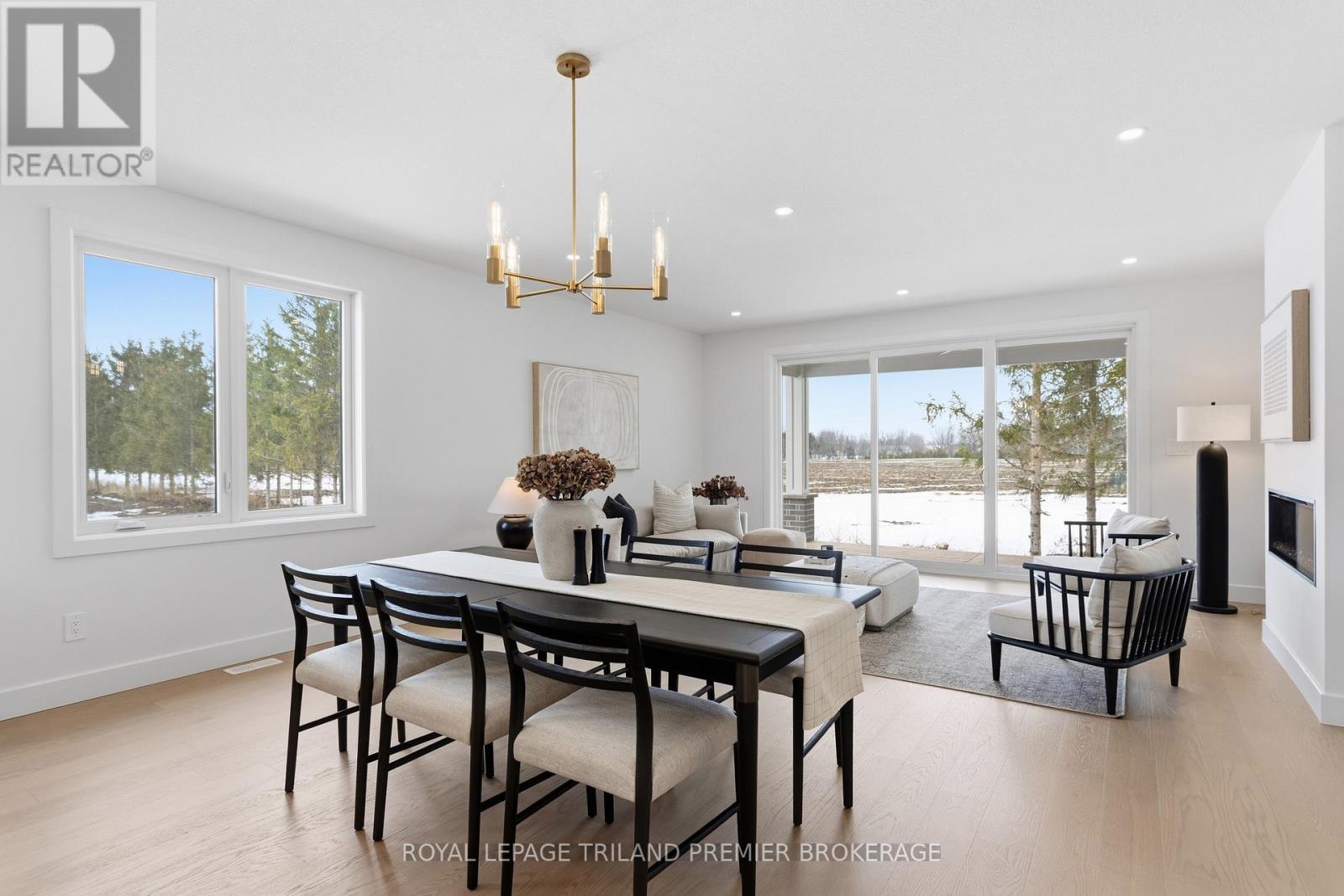 78 Dearing Drive, South Huron, Ontario  N0M 1T0 - Photo 12 - X12428051