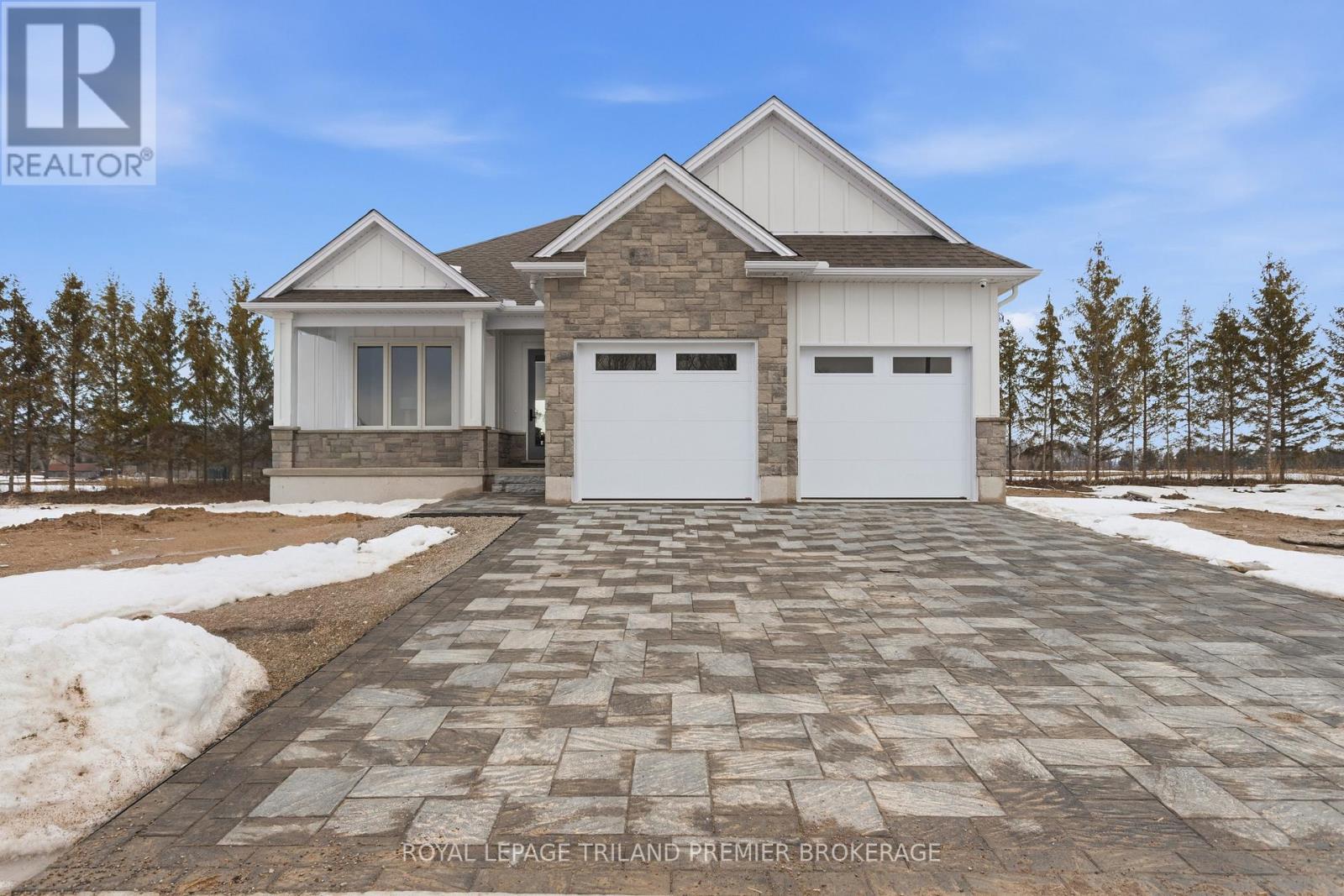 78 DEARING DRIVE, South Huron, Ontario