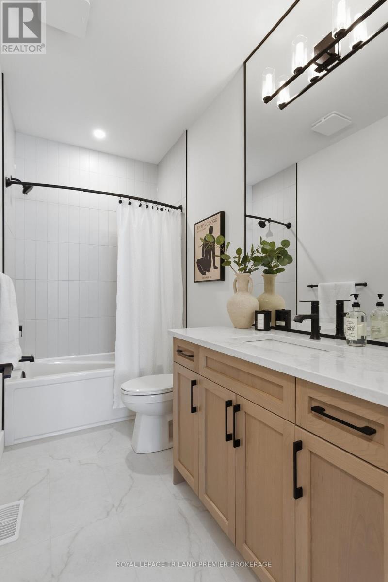 78 Dearing Drive, South Huron, Ontario  N0M 1T0 - Photo 31 - X12428051