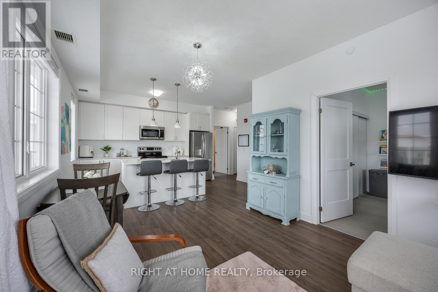 402 - 50 Lakebreeze Drive, Clarington, Ontario  L1B 0V9 - Photo 17 - E12806514