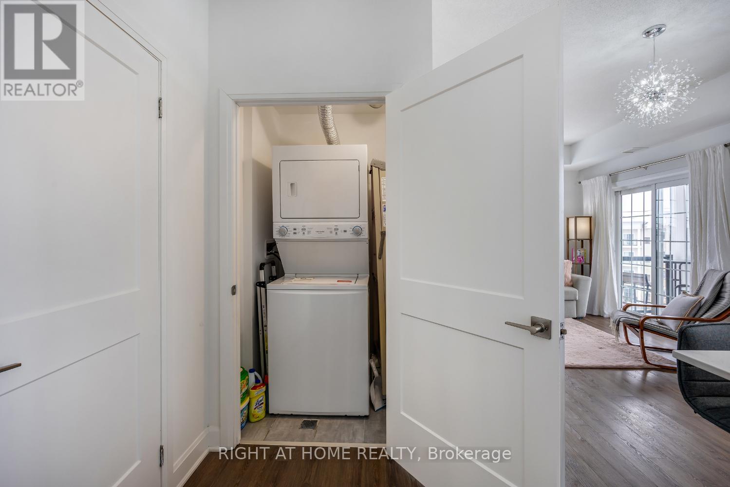 402 - 50 Lakebreeze Drive, Clarington, Ontario  L1B 0V9 - Photo 22 - E12806514