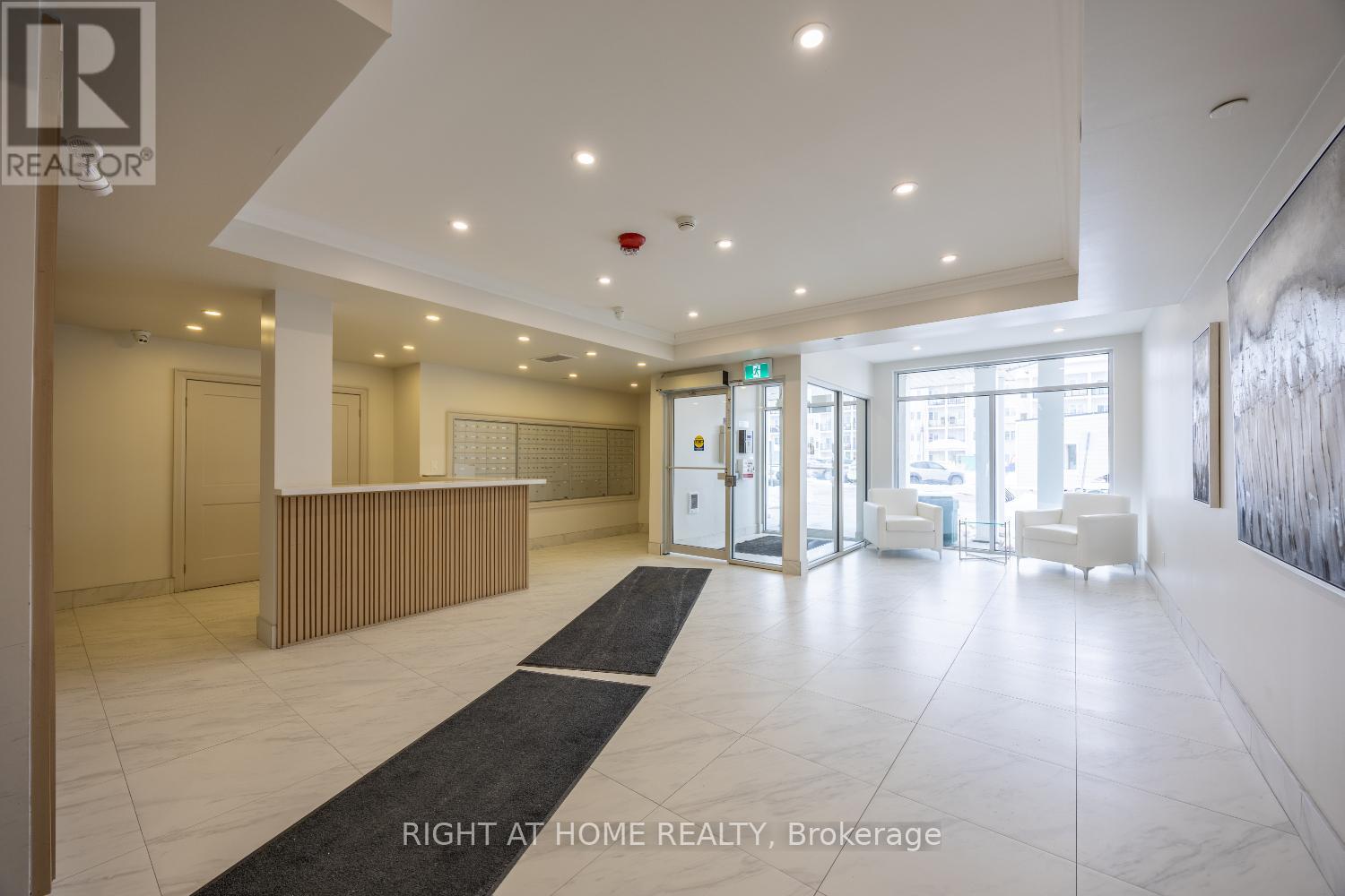 402 - 50 Lakebreeze Drive, Clarington, Ontario  L1B 0V9 - Photo 4 - E12806514