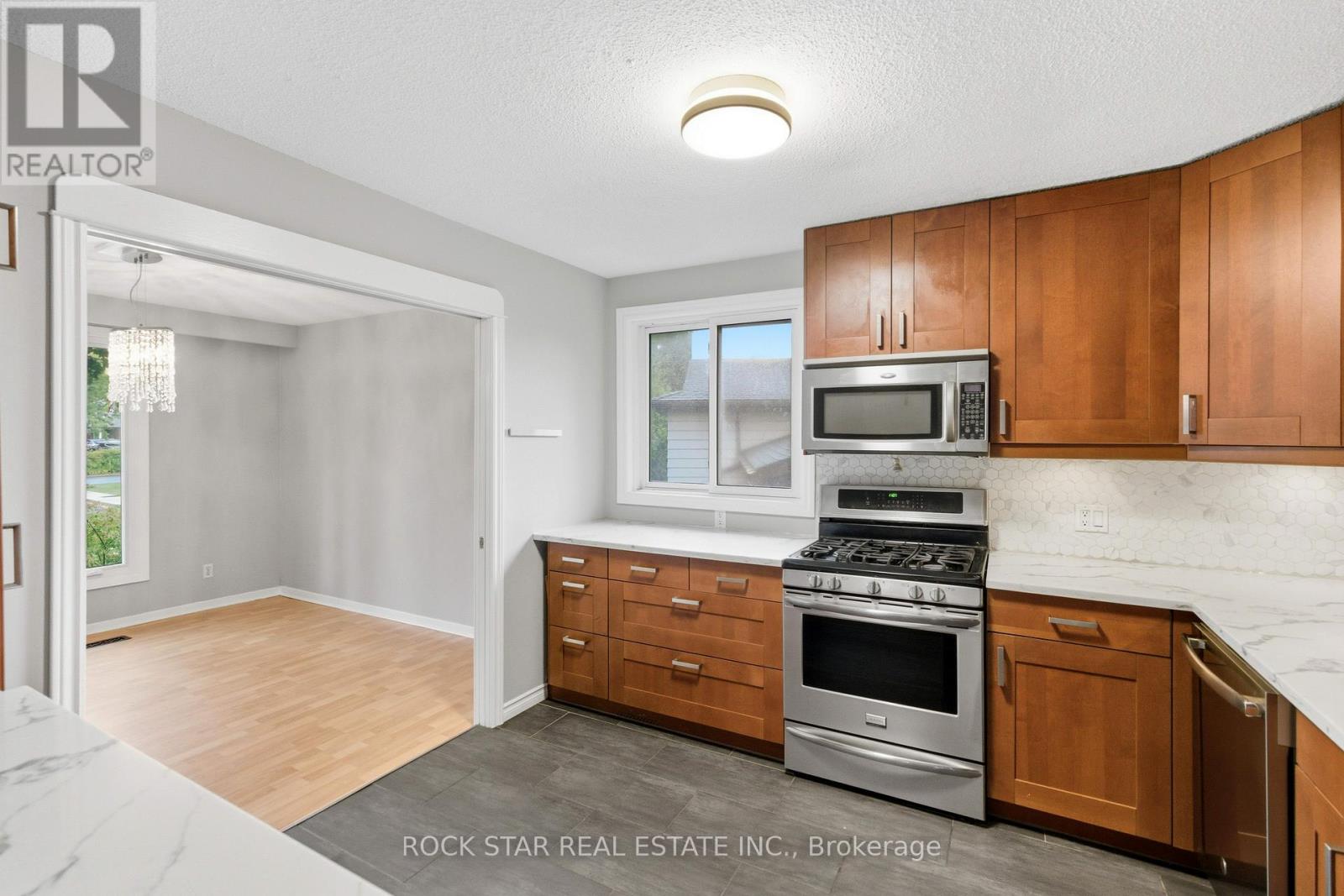 Main Fl - 111 Britten Close, Hamilton, Ontario  L9C 4K1 - Photo 13 - X12806282