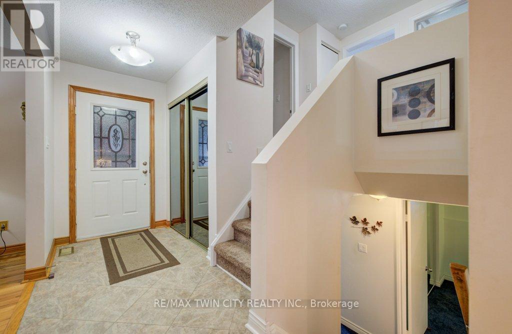 27 Erinbrook Drive, Kitchener, Ontario  N2E 2V8 - Photo 12 - X12806296