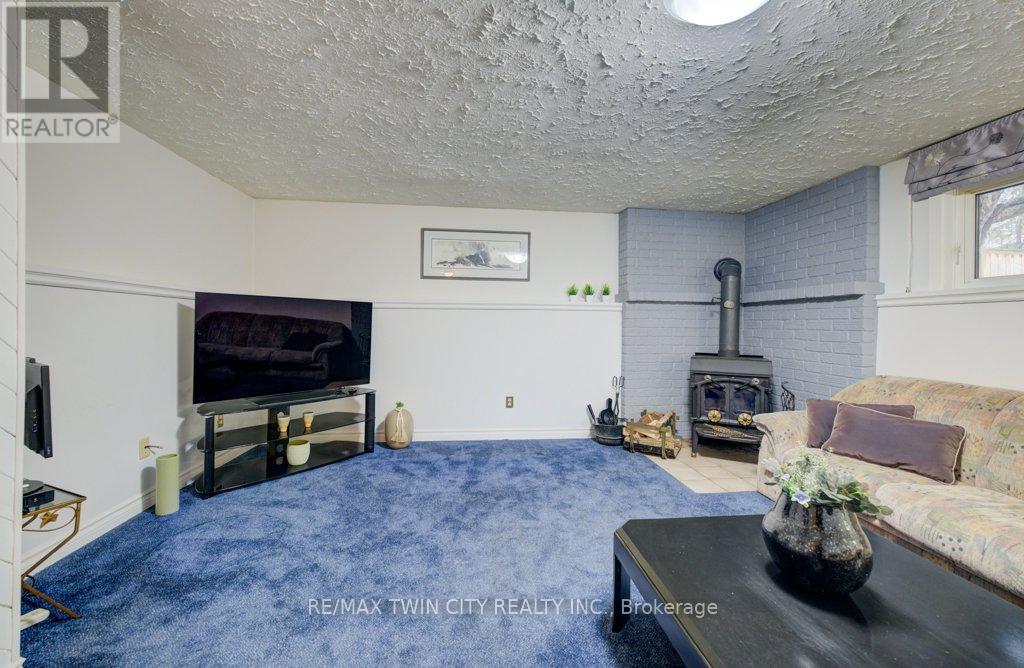 27 Erinbrook Drive, Kitchener, Ontario  N2E 2V8 - Photo 21 - X12806296