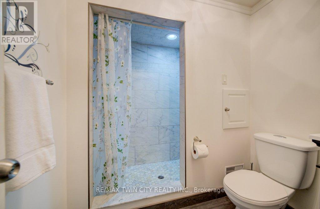 27 Erinbrook Drive, Kitchener, Ontario  N2E 2V8 - Photo 25 - X12806296