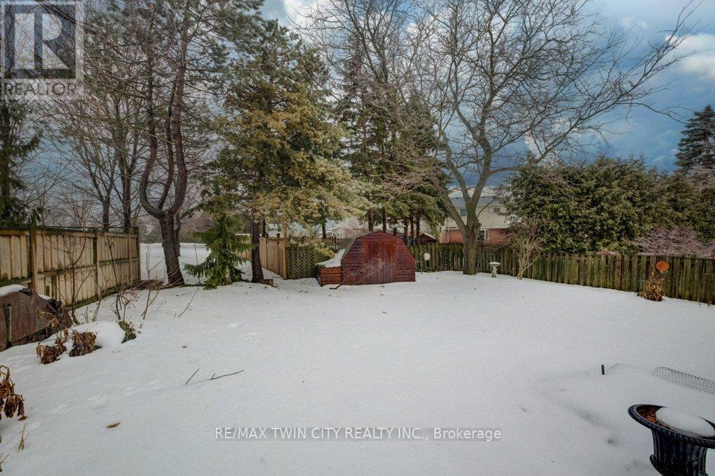 27 Erinbrook Drive, Kitchener, Ontario  N2E 2V8 - Photo 33 - X12806296