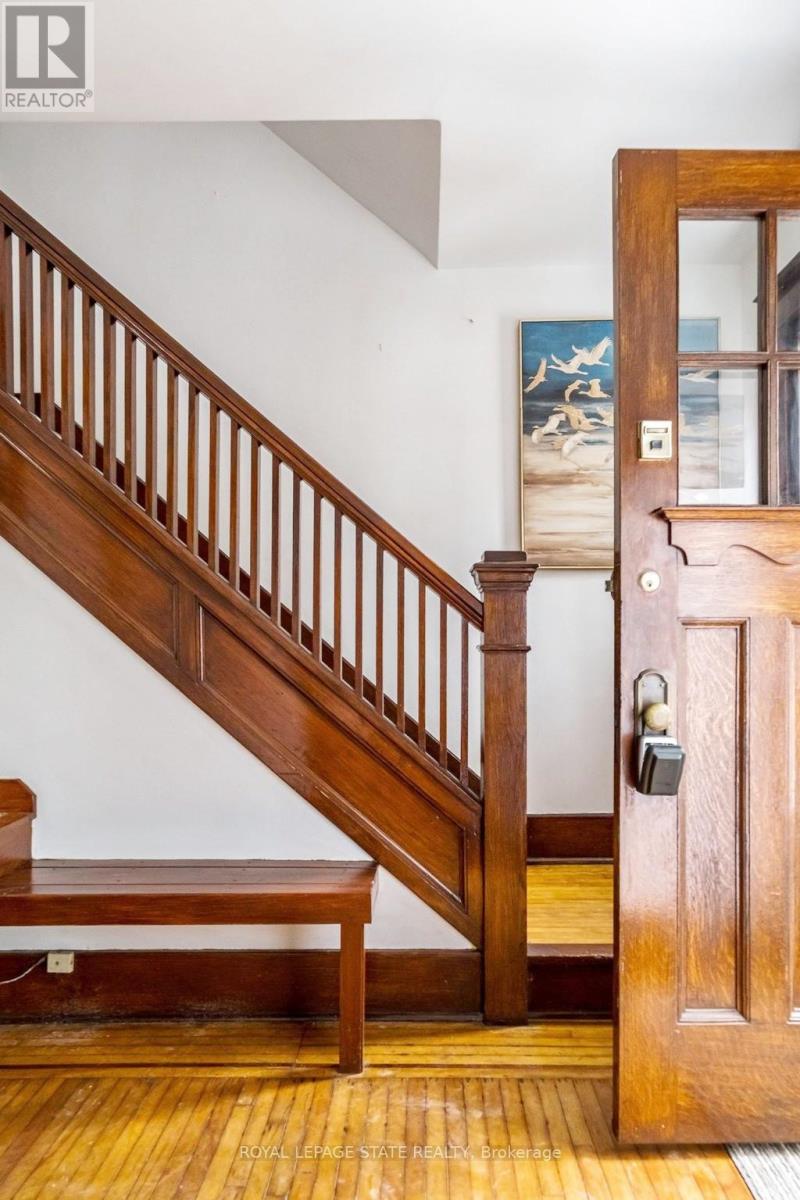 131 Barclay Street, Hamilton, Ontario  L8S 1P6 - Photo 2 - X12806346